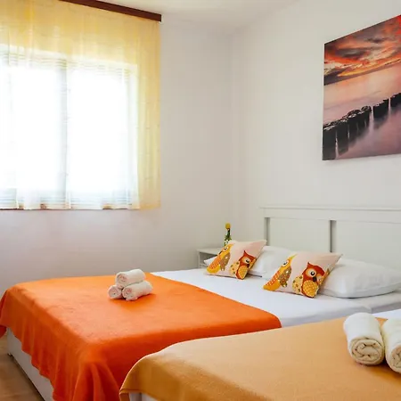 Robinson Delphinus * Gdinj