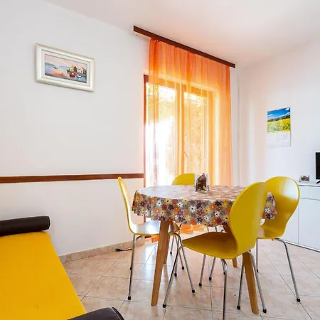 Prázdninový dům Robinson Delphinus Gdinj