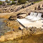펜션 Robinson Delphinus